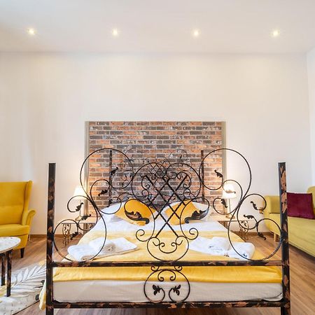 Cozy Spacious 5 Star Accommodation In The Heart Of Historic Center Cluj-Napoca Ngoại thất bức ảnh