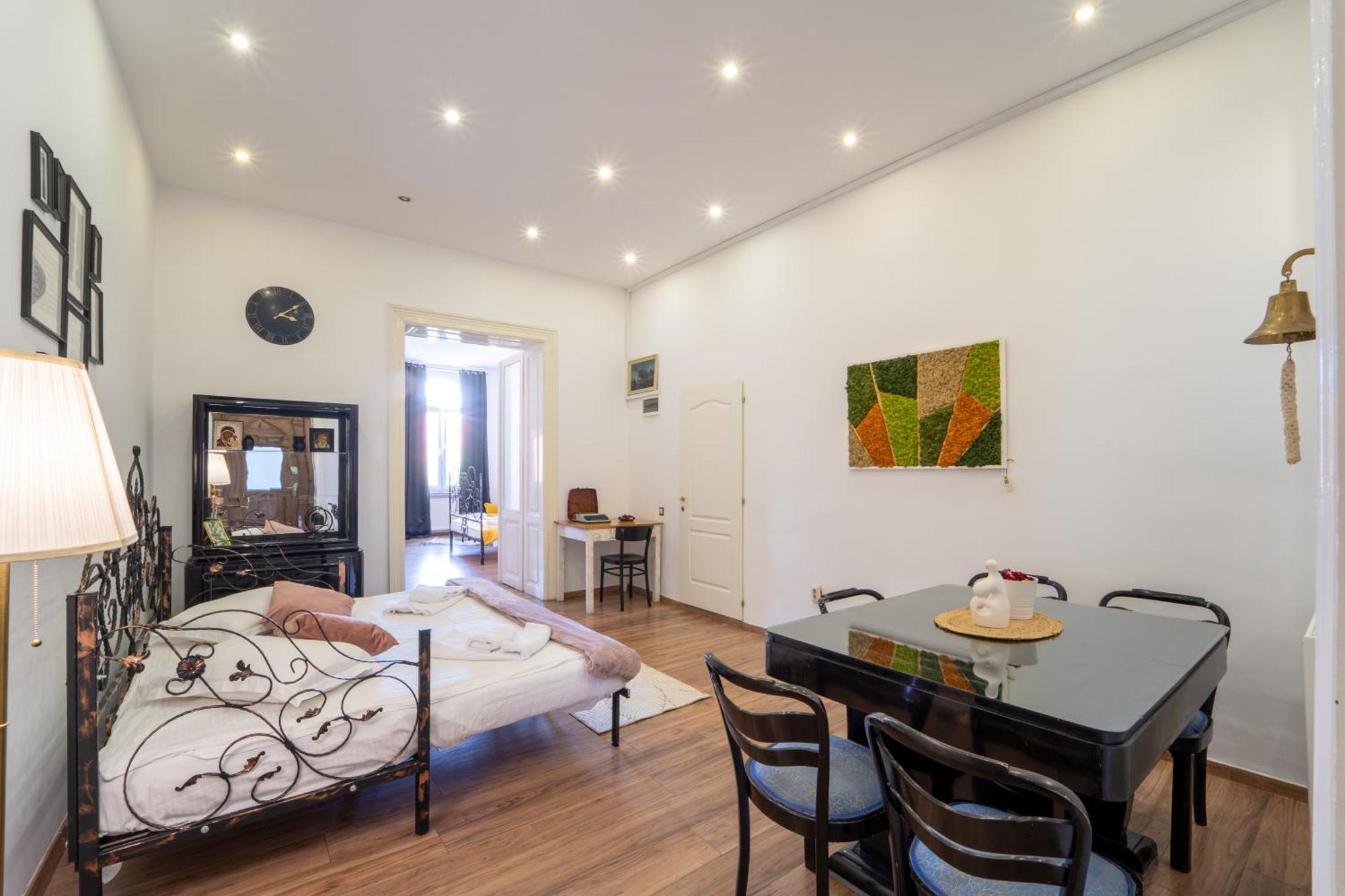 Cozy Spacious 5 Star Accommodation In The Heart Of Historic Center Cluj-Napoca Ngoại thất bức ảnh