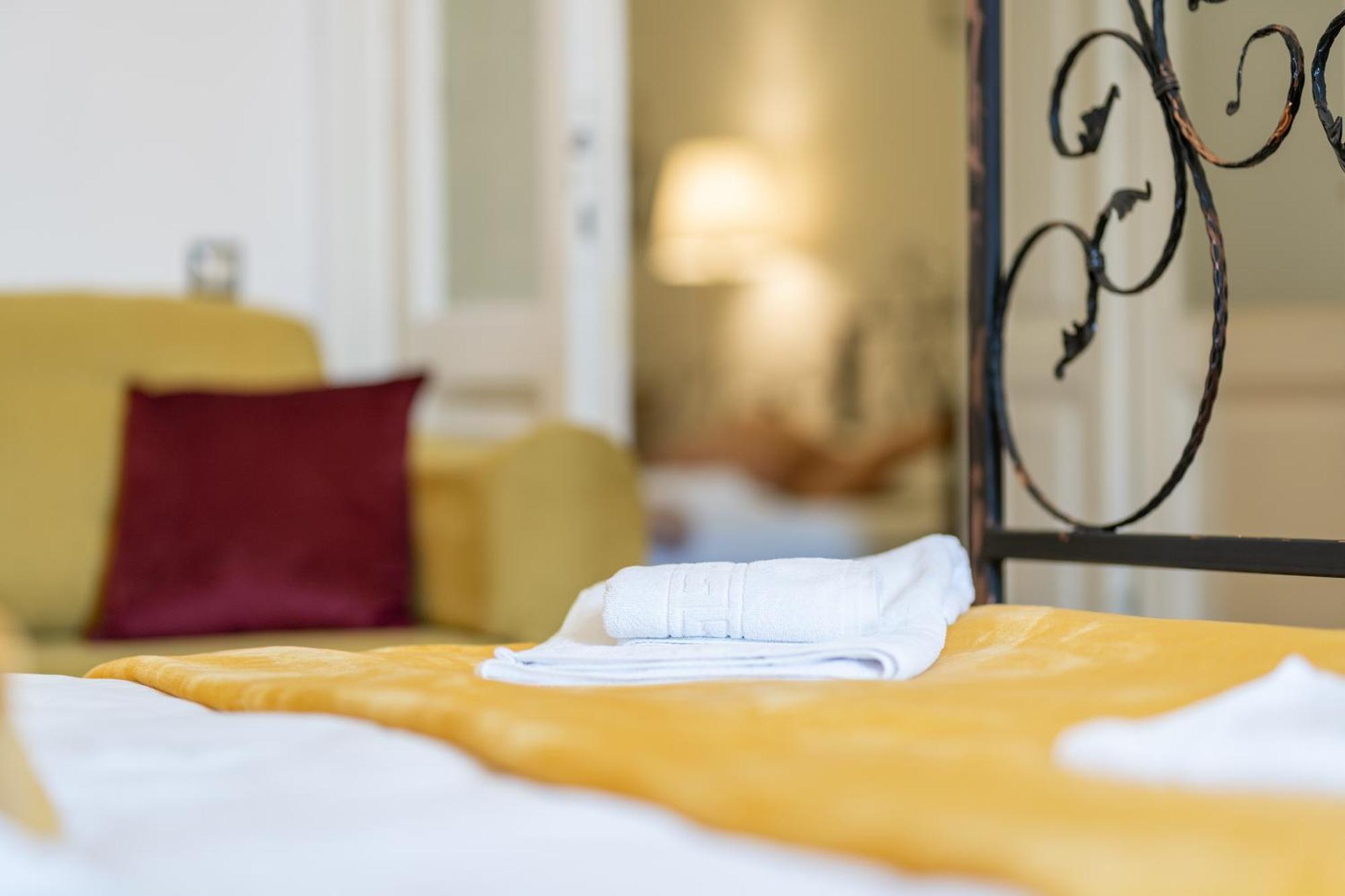 Cozy Spacious 5 Star Accommodation In The Heart Of Historic Center Cluj-Napoca Ngoại thất bức ảnh